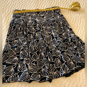 Karen Kane tiered skirt